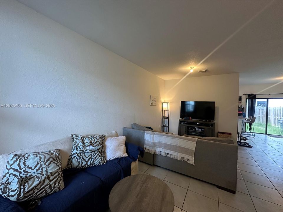 В аренду: $2,700 (3 спален, 2 ванн, 1442 Квадратных фут)