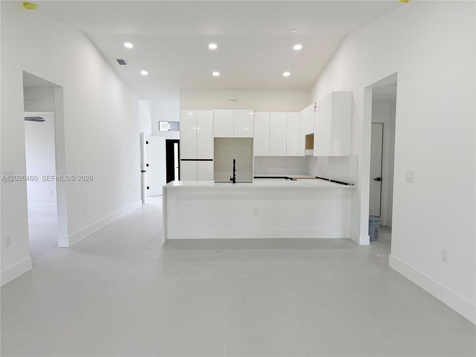 For Sale: $349,990 (4 beds, 2 baths, 1650 Square Feet)