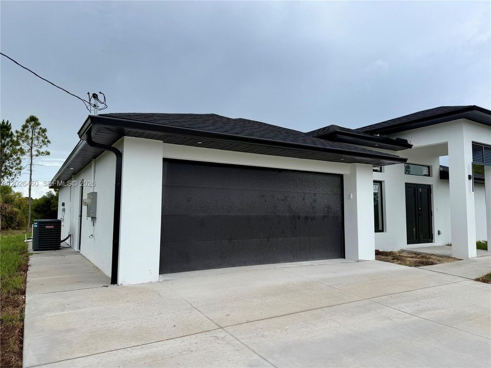For Sale: $349,990 (4 beds, 2 baths, 1650 Square Feet)