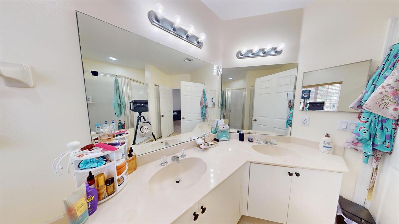 Main-Bathroom