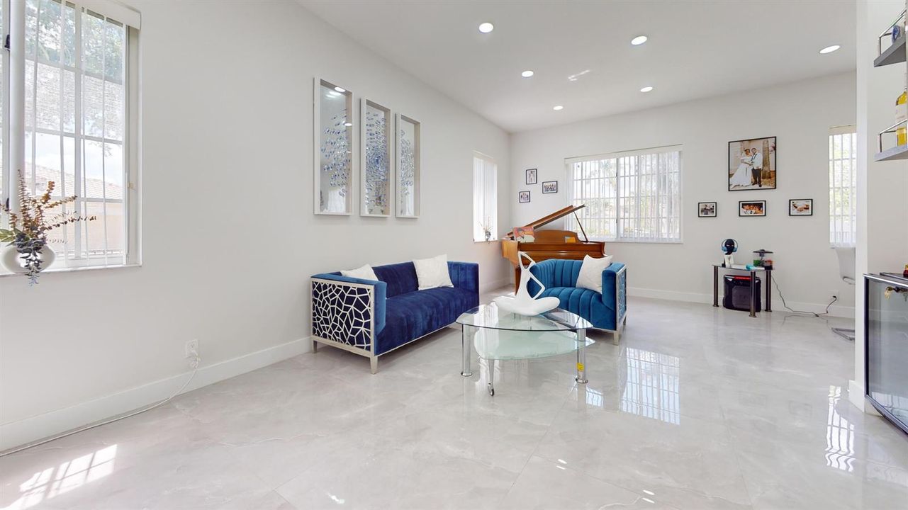 ormal-Living-Room