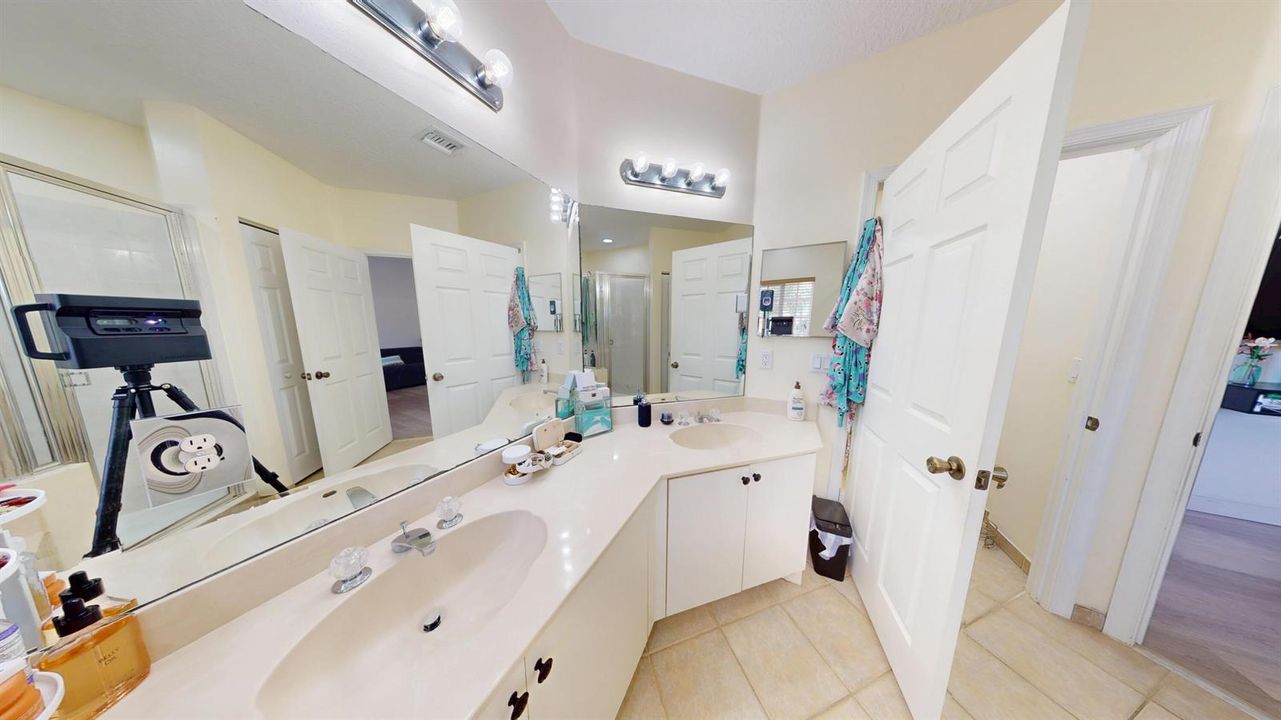 Main-Bathroom