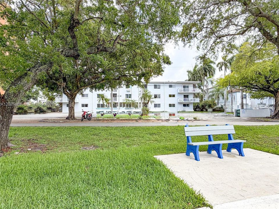 For Sale: $239,900 (2 beds, 1 baths, 750 Square Feet)