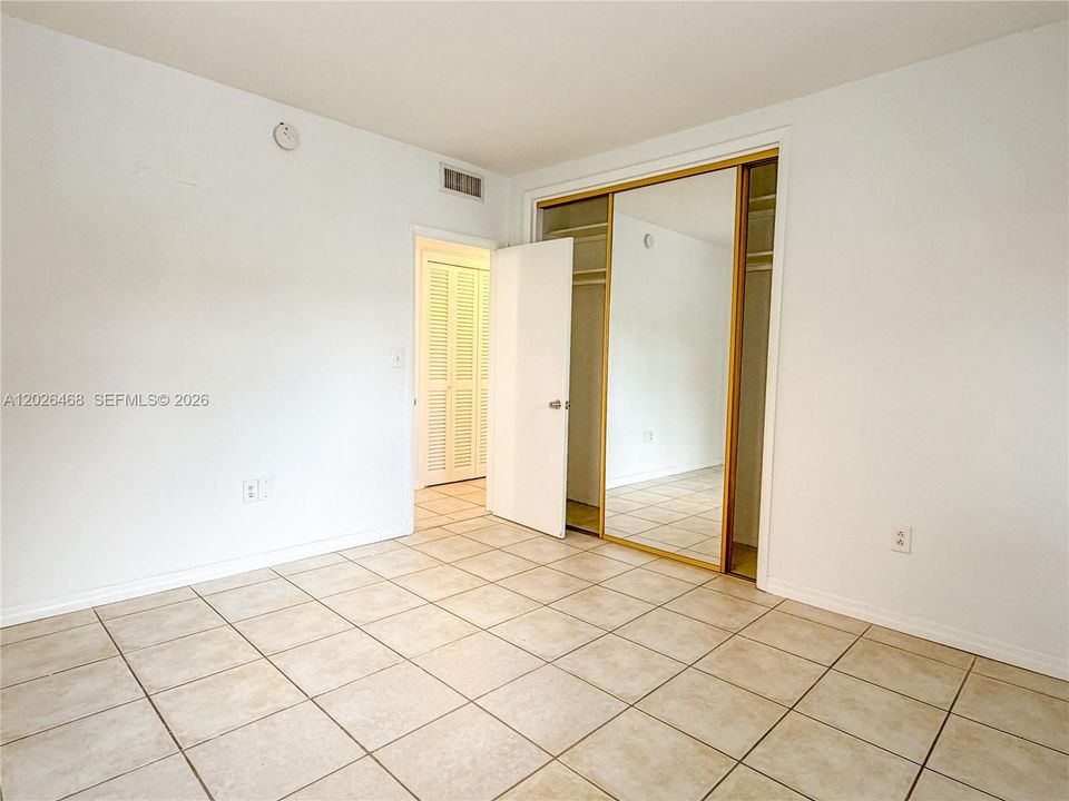 For Sale: $239,900 (2 beds, 1 baths, 750 Square Feet)