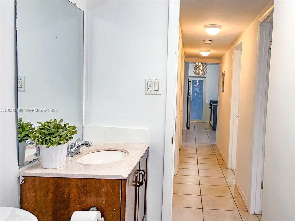 For Sale: $239,900 (2 beds, 1 baths, 750 Square Feet)
