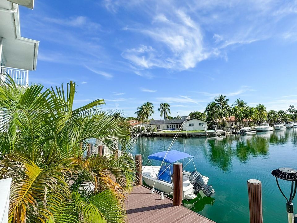 For Sale: $239,900 (2 beds, 1 baths, 750 Square Feet)