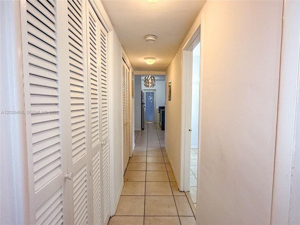 For Sale: $239,900 (2 beds, 1 baths, 750 Square Feet)