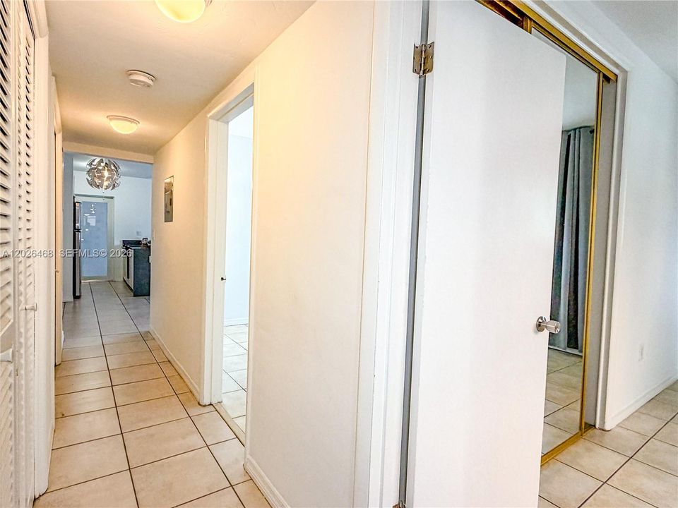 For Sale: $239,900 (2 beds, 1 baths, 750 Square Feet)