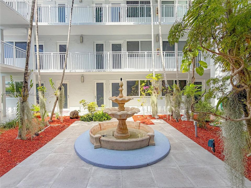 For Sale: $239,900 (2 beds, 1 baths, 750 Square Feet)
