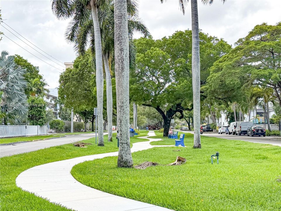 For Sale: $239,900 (2 beds, 1 baths, 750 Square Feet)