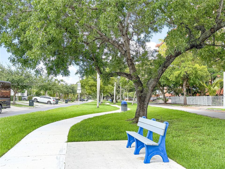 For Sale: $239,900 (2 beds, 1 baths, 750 Square Feet)