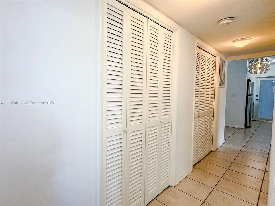 For Sale: $239,900 (2 beds, 1 baths, 750 Square Feet)