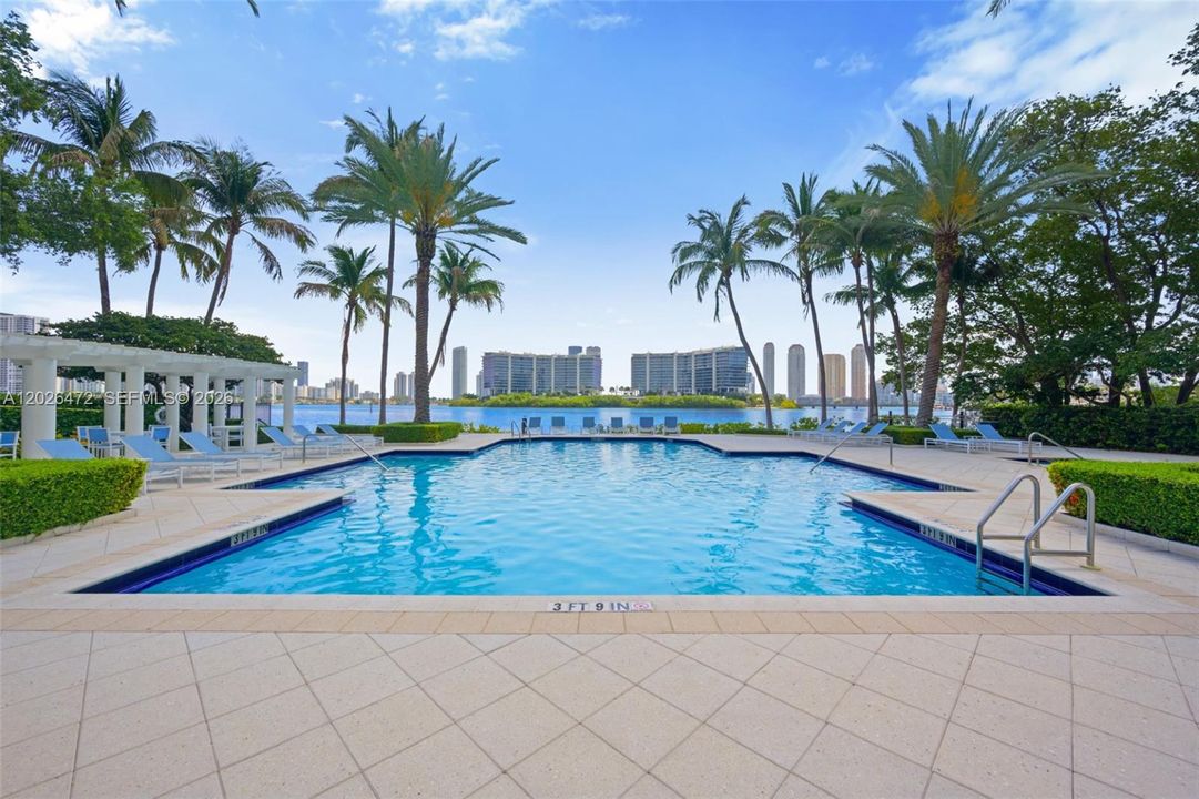 For Rent: $3,900 (3 beds, 2 baths, 1320 Square Feet)