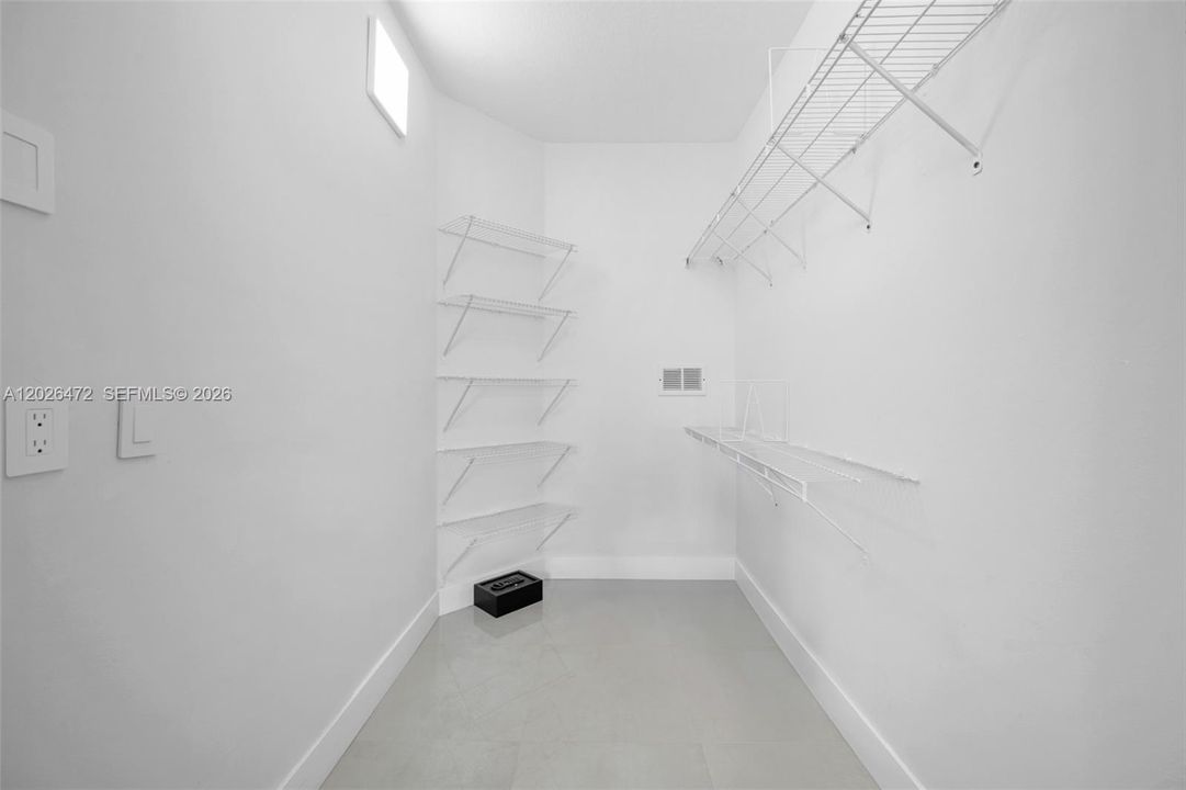 For Rent: $3,900 (3 beds, 2 baths, 1320 Square Feet)