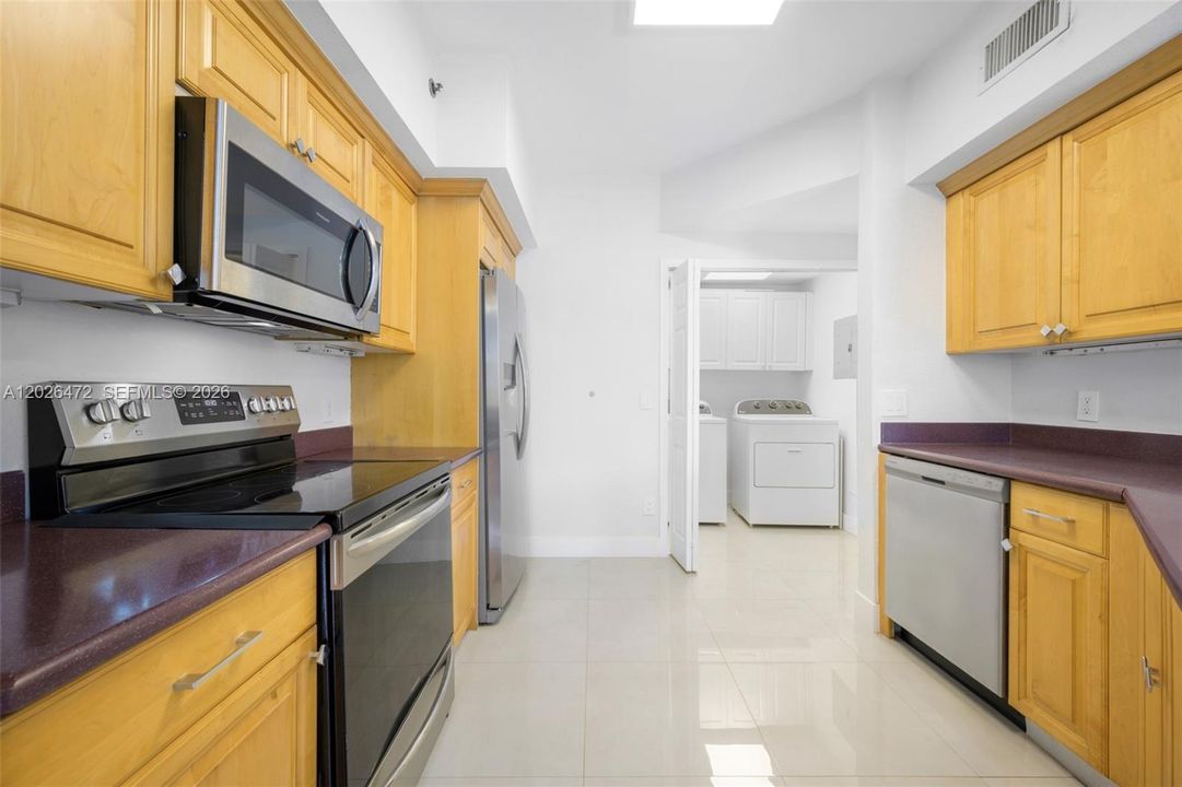 For Rent: $3,900 (3 beds, 2 baths, 1320 Square Feet)
