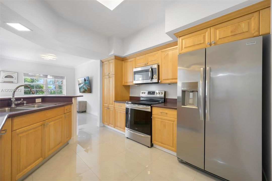 For Rent: $3,900 (3 beds, 2 baths, 1320 Square Feet)
