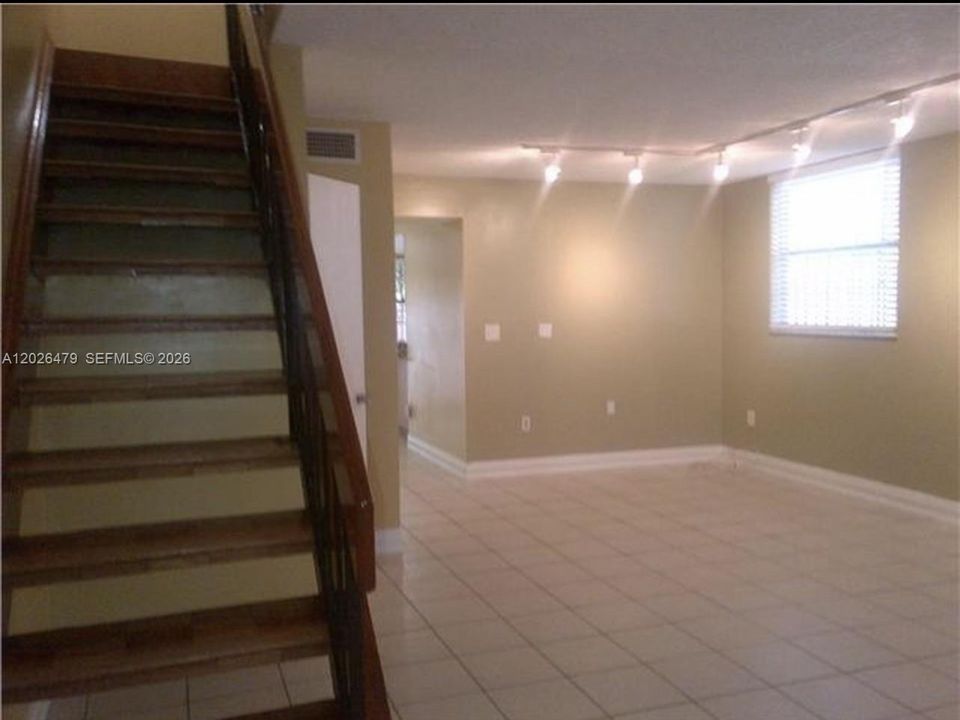 For Sale: $380,000 (3 beds, 2 baths, 1420 Square Feet)