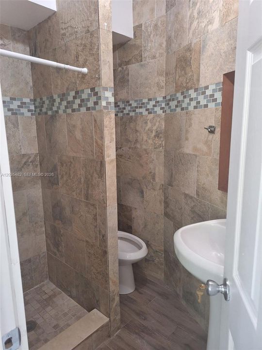 For Rent: $1,800 (0 beds, 1 baths, 400 Square Feet)