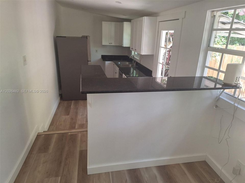 For Rent: $1,800 (0 beds, 1 baths, 400 Square Feet)