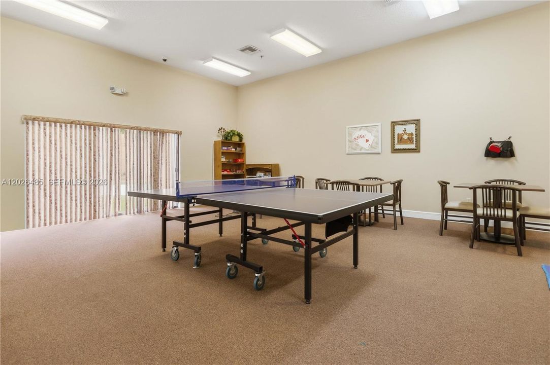 For Sale: $185,000 (2 beds, 2 baths, 950 Square Feet)