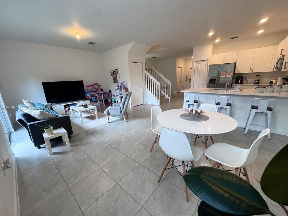 For Rent: $3,600 (3 beds, 2 baths, 1602 Square Feet)