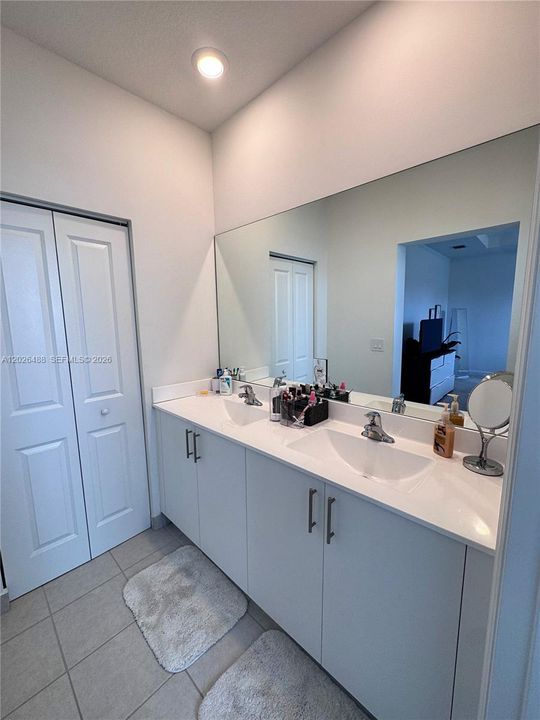 For Rent: $3,600 (3 beds, 2 baths, 1602 Square Feet)