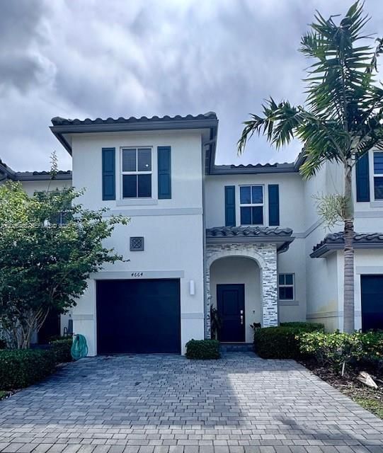 For Rent: $3,600 (3 beds, 2 baths, 1602 Square Feet)