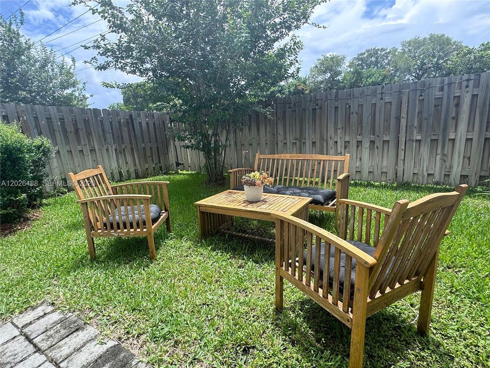 For Rent: $3,600 (3 beds, 2 baths, 1602 Square Feet)