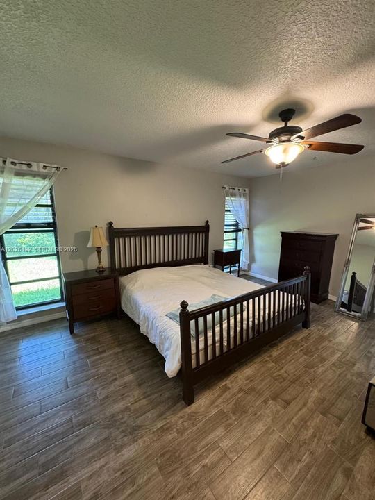 Active With Contract: $3,400 (3 beds, 2 baths, 1496 Square Feet)