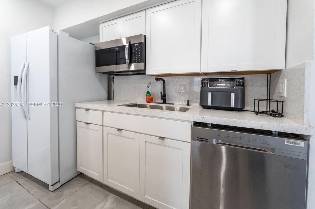 For Sale: $699,000 (3 beds, 2 baths, 1344 Square Feet)