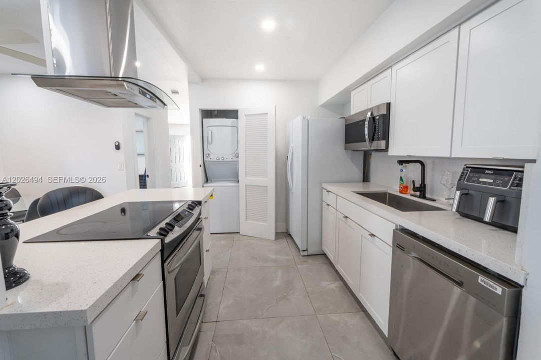 For Sale: $699,000 (3 beds, 2 baths, 1344 Square Feet)