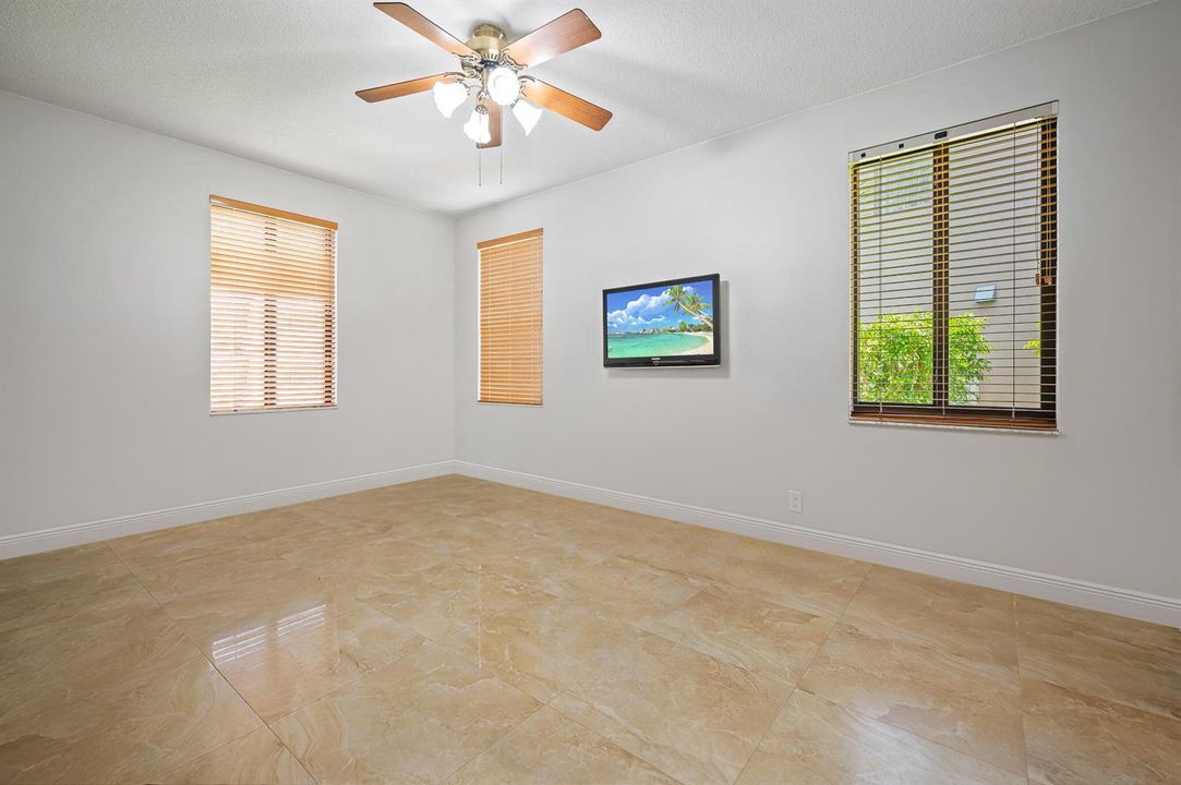 24-web-or-mls-978-greenwood-rd