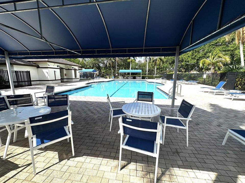 978 Pool Park shade