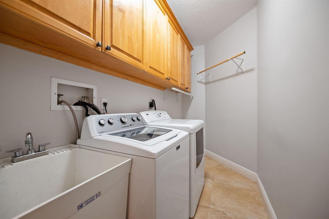 43-web-or-mls-978-greenwood-rd