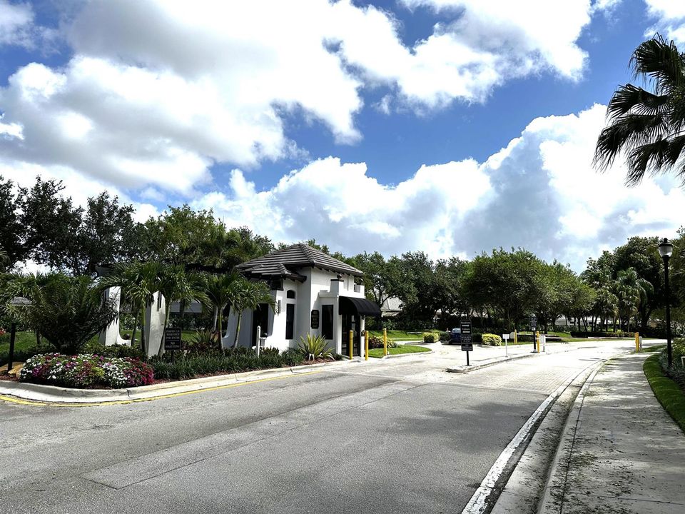 57-web-or-mls-978-greenwood-rd