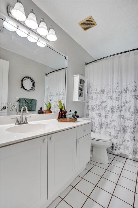 En Venta: $759,900 (4 camas, 2 baños, 2145 Pies cuadrados)