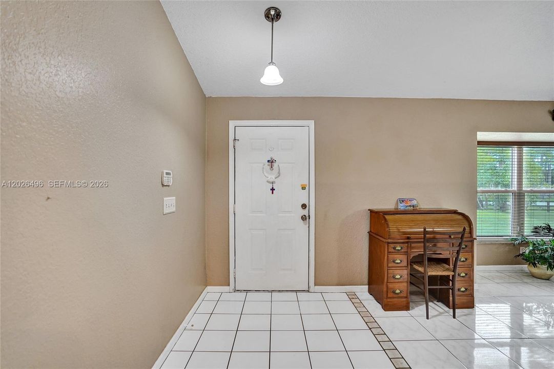 En Venta: $759,900 (4 camas, 2 baños, 2145 Pies cuadrados)