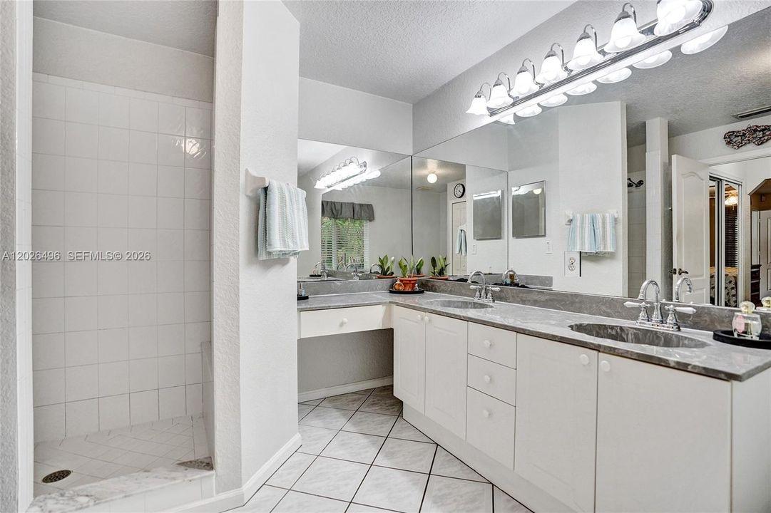 En Venta: $759,900 (4 camas, 2 baños, 2145 Pies cuadrados)