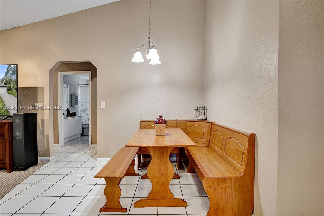 En Venta: $759,900 (4 camas, 2 baños, 2145 Pies cuadrados)