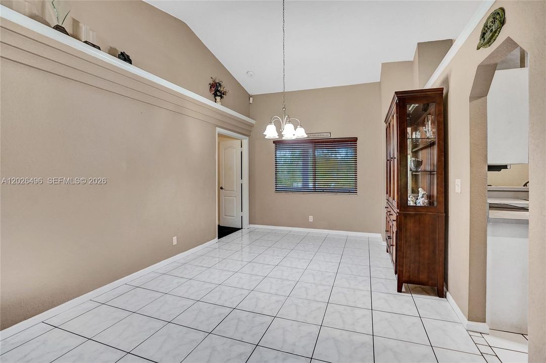 En Venta: $759,900 (4 camas, 2 baños, 2145 Pies cuadrados)