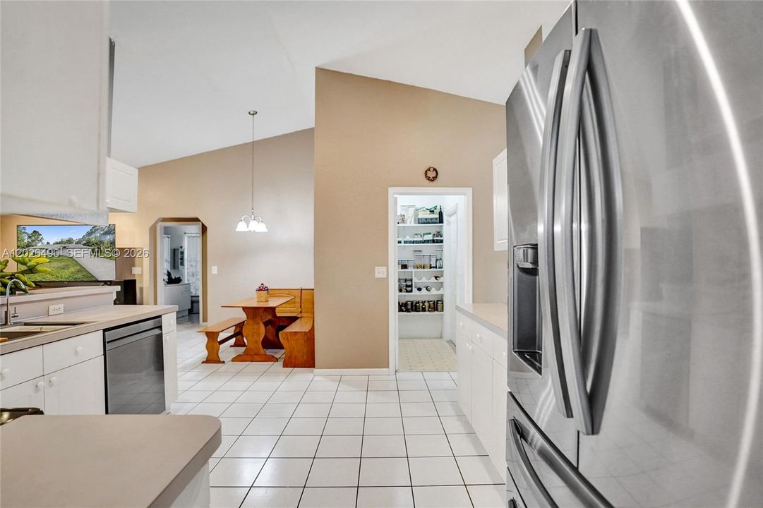 En Venta: $759,900 (4 camas, 2 baños, 2145 Pies cuadrados)