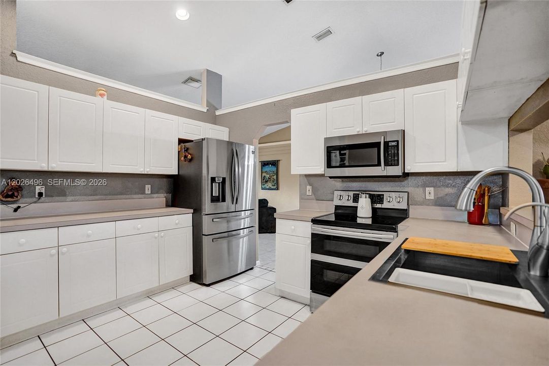 En Venta: $759,900 (4 camas, 2 baños, 2145 Pies cuadrados)