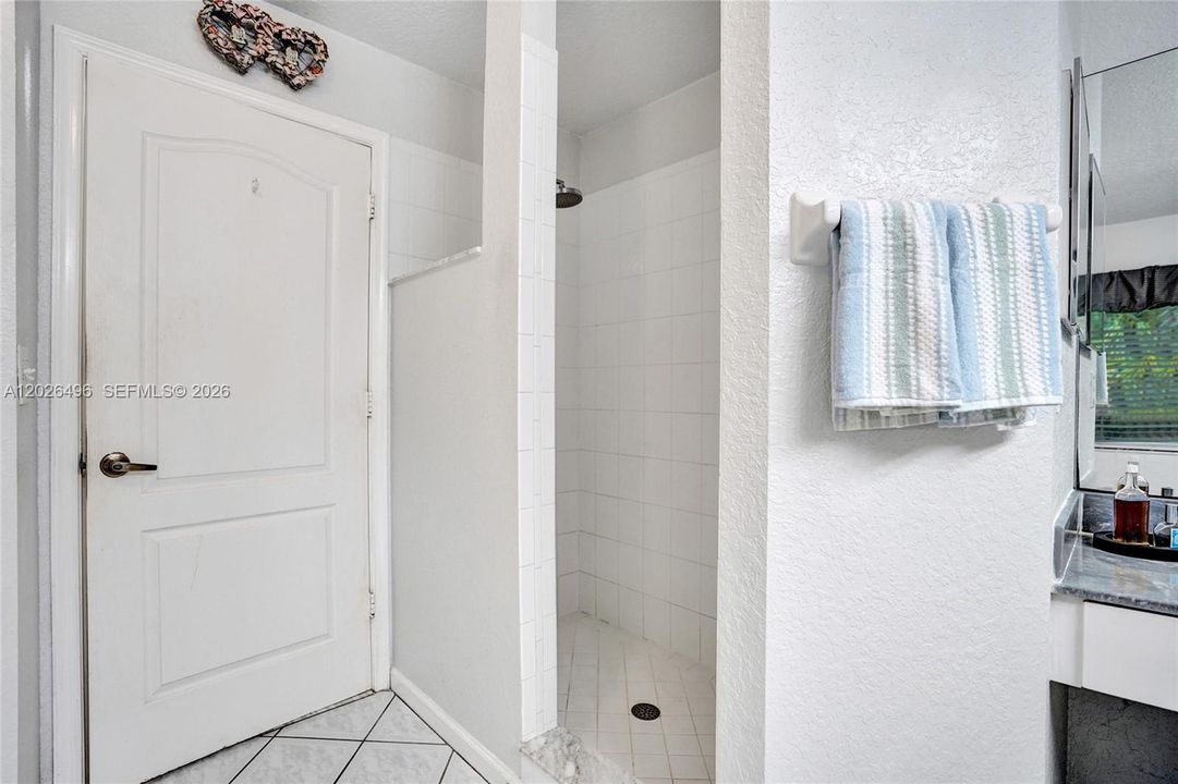 En Venta: $759,900 (4 camas, 2 baños, 2145 Pies cuadrados)