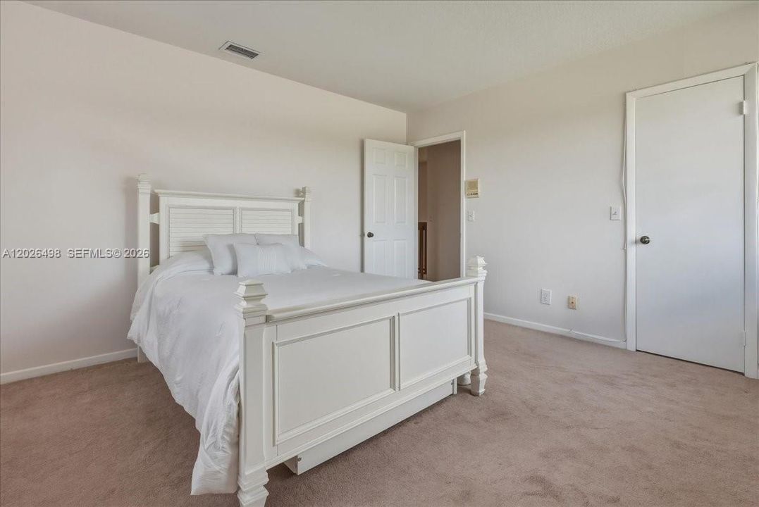 Active With Contract: $800,000 (4 beds, 3 baths, 2494 Square Feet)