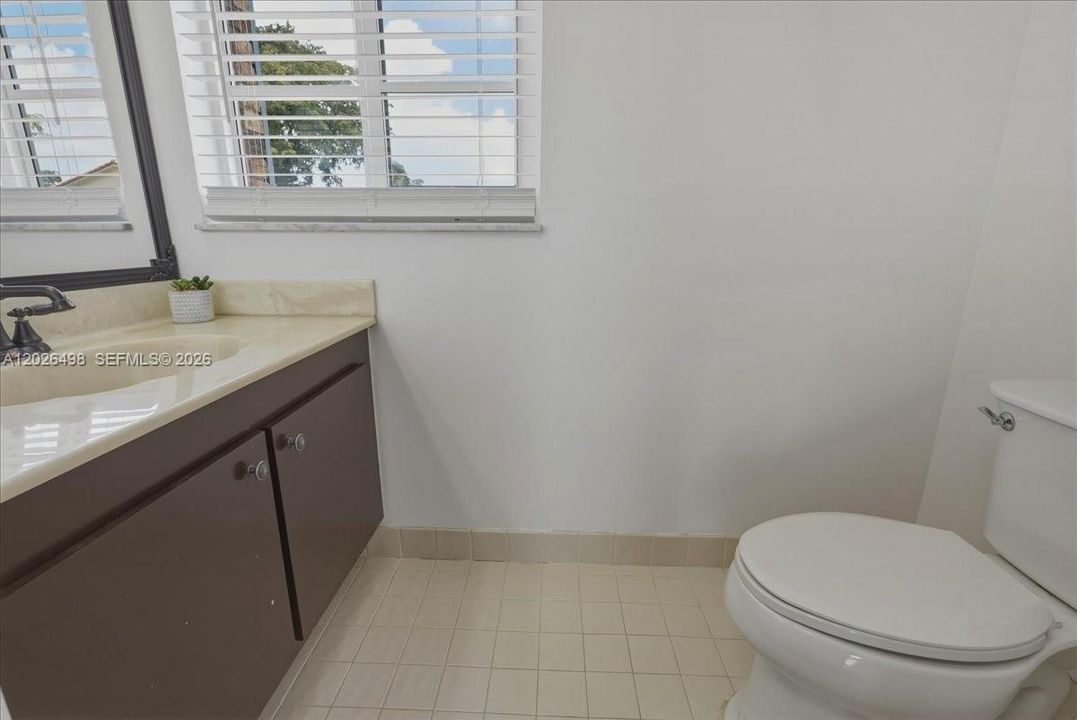 Active With Contract: $800,000 (4 beds, 3 baths, 2494 Square Feet)