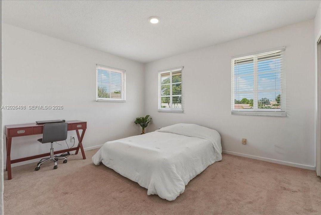 Active With Contract: $800,000 (4 beds, 3 baths, 2494 Square Feet)