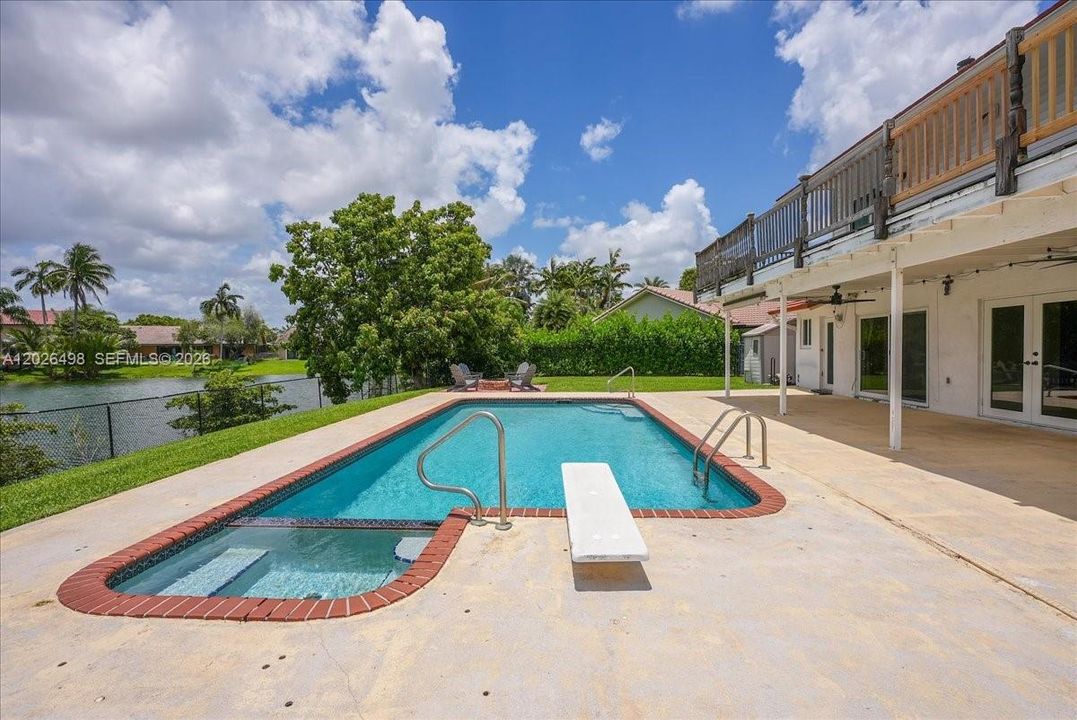 Active With Contract: $800,000 (4 beds, 3 baths, 2494 Square Feet)