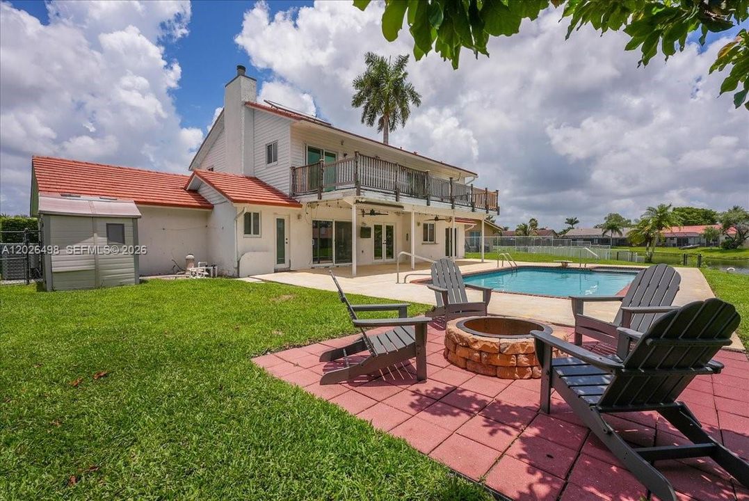 Active With Contract: $800,000 (4 beds, 3 baths, 2494 Square Feet)