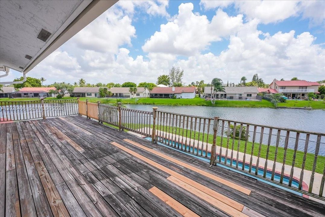 Active With Contract: $800,000 (4 beds, 3 baths, 2494 Square Feet)