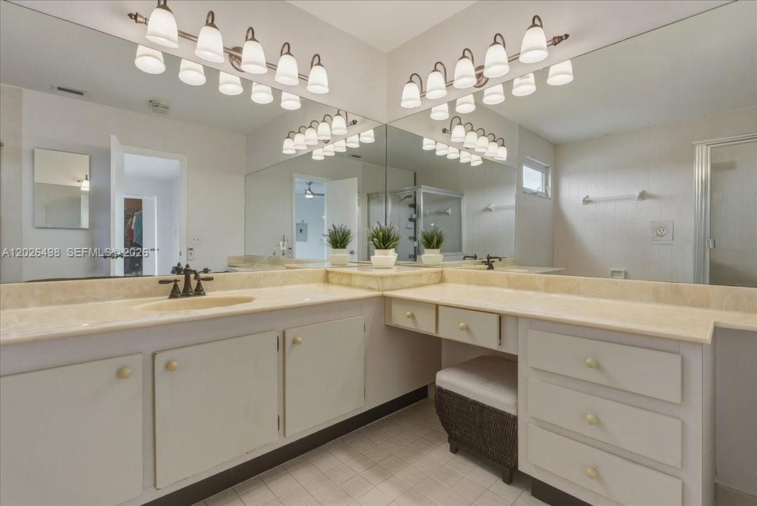 Active With Contract: $800,000 (4 beds, 3 baths, 2494 Square Feet)